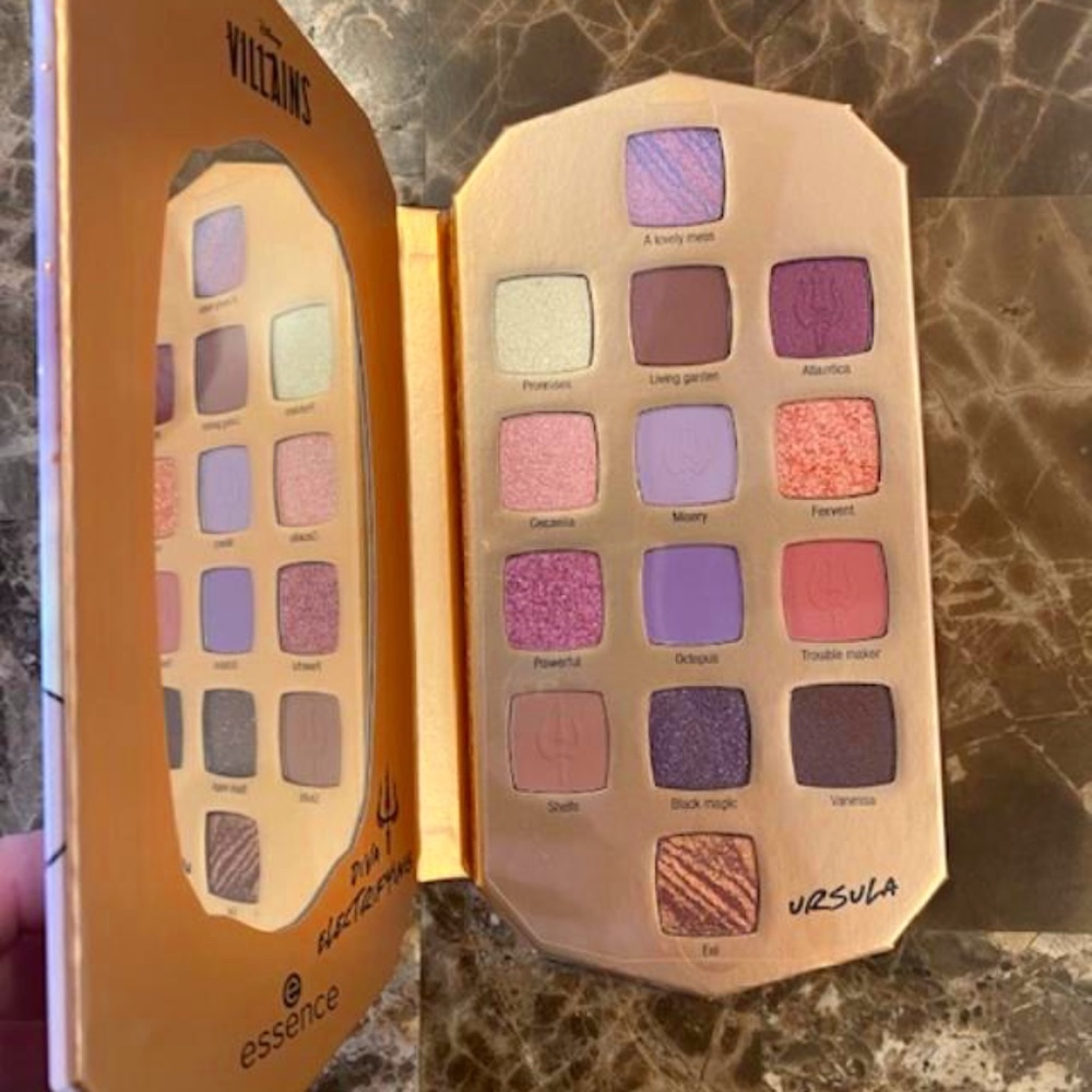 Essence Villains Ursula Eyeshadow Palette